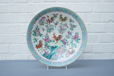 A Chinese famille rose rooster dish, a pair of vases and a qianjiang cai hat stand, 19/20th C.