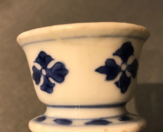 A Chinese blue and white vase or huqqa base, Kangxi