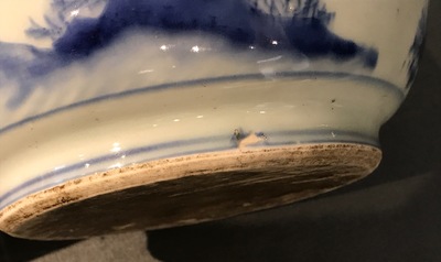 Een Chinese blauwwitte vaas met een qilin, Shunzhi, Transitie periode