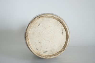Een erg grote Chinese Canton famille rose vaas, 19e eeuw