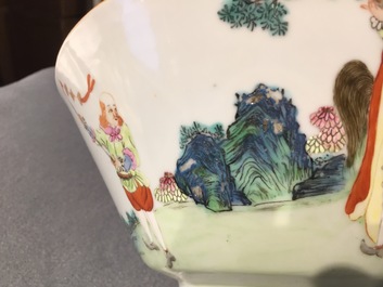 Un bol en porcelaine de Chine famille rose &agrave; d&eacute;cor d'europ&eacute;ens, marque et &eacute;poque de Qianlong