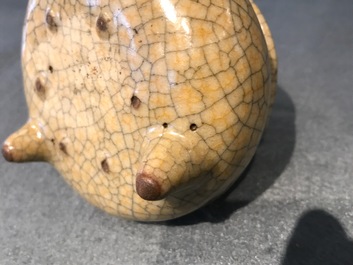 A Chinese crackle glaze tripod censer, 19/20th C.