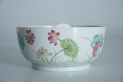 A Chinese famille rose bowl with lotus pond design, Daoguang mark, 19/20th C.
