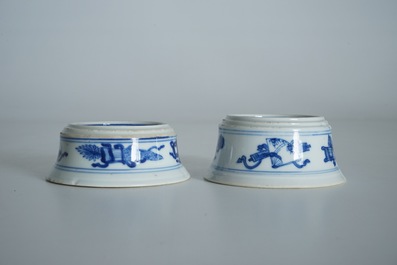 A pair of round Chinese blue and white salts, Kangxi