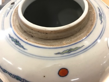 Een Chinese doucai gemberpot, Chenghua merk, Kangxi of later