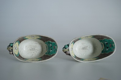 A pair of Chinese verte biscuit libation cups, 18/19th C.