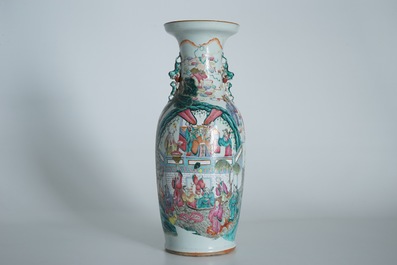 A tall Chinese famille rose vase with a fine circular design, 19th C.