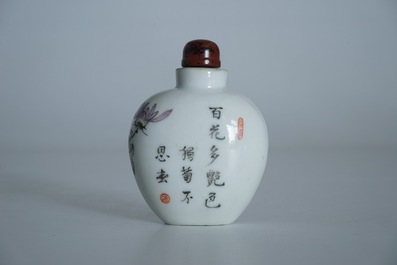 A Chinese qianjiang cai snuff bottle with calligraphy and flowers, 19/20th C.