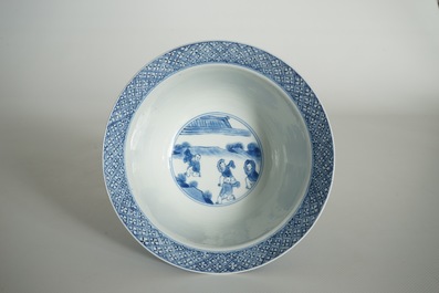 Een Chinese blauwwitte klapmutskom, Kangxi merk en periode