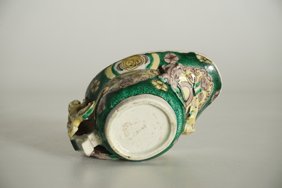 Een Chinese famille verte libation cup, Kangxi