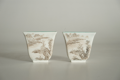A pair of Chinese square-shaped cups with landscape design, Jiaqing mark, 19/20th C.