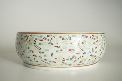 A Chinese famille rose basin with cranes, Guangxu mark, 20th C.