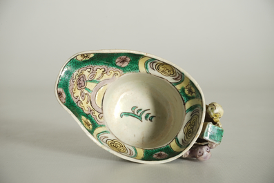 Een Chinese famille verte libation cup, Kangxi
