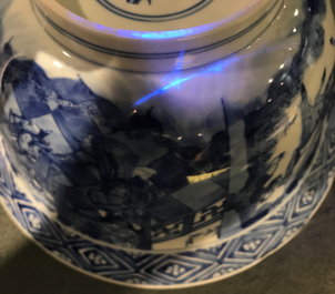 Een Chinese blauwwitte klapmutskom, Kangxi merk en periode