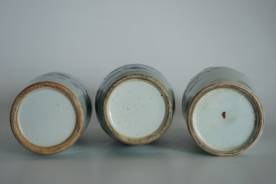 Drie grote Chinese vazen met blauwwit decor op celadon fondkleur, 19e eeuw