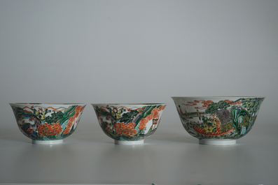 Trois bols en porcelaine de chine famille verte, 19&egrave;me