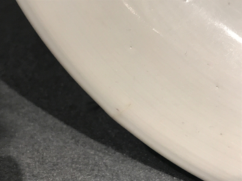 Un vase de forme yenyen en porcelaine de Chine bleu et blanc, Kangxi