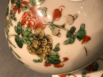 A Chinese famille verte sprinkler and a mug, Kangxi