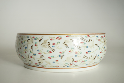 A Chinese famille rose basin with cranes, Guangxu mark, 20th C.