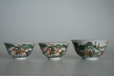Trois bols en porcelaine de chine famille verte, 19&egrave;me