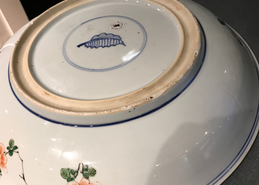 A Chinese famille verte dish with a flower basket, Kangxi