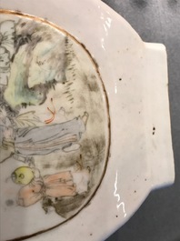 Een Chinese qianjiang cai fanghu vaas, 19/20e eeuw