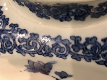 A Japanese Arita blue and white square canister in Kakiemon style, 17/18th C.
