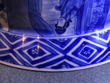 Een Chinese blauwwitte klapmutskom, Kangxi merk en periode