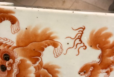 A square Chinese qianjiang cai vase with Buddhist lions, 19/20th C.
