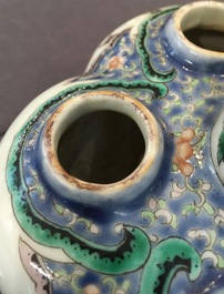 A Chinese verte-rose tulip vase, Qianlong mark, 19th C.