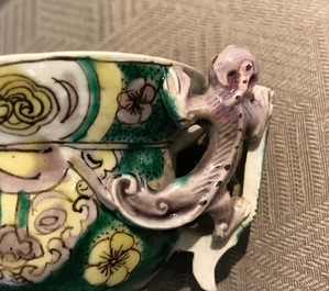 Een Chinese famille verte libation cup, Kangxi