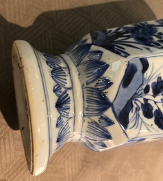Een Chinees blauwwit vijf-delig kaststel, Kangxi