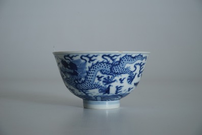 A Chinese blue and white dragon bowl, Daoguang mark, 19/20th C.