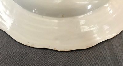 A Chinese export porcelain plate with a fine central scene, Qianlong