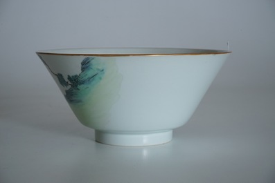 Un bol en porcelaine de Chine famille rose &agrave; d&eacute;cor d'europ&eacute;ens, marque et &eacute;poque de Qianlong