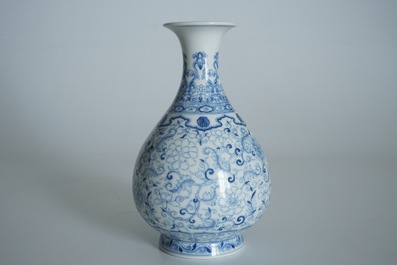 A Chinese blue and white yuhuchunping vase, Qianlong mark, 19/20th C.