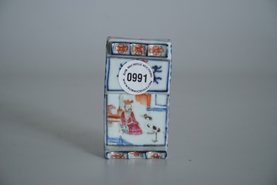 Een Chinese famille rose penselenhouder, 19e eeuw