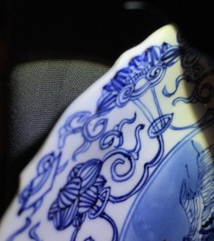 A pair of Chinese blue and white plates with fine landscapes, Kangxi
