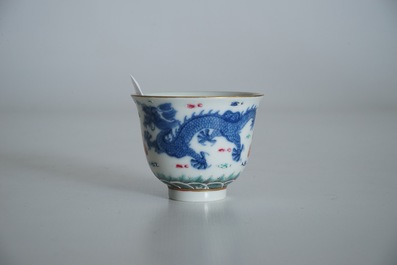 A Chinese famille rose cup and stand with dragon design, Qianlong mark, 19/20th C.
