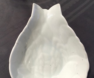 A Chinese blanc de Chine lotus-shaped water dropper, 19/20th C.