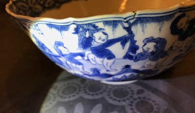A Chinese blue and white bowl with figures, Kangxi, and a klapmuts crane bowl, probably Wanli