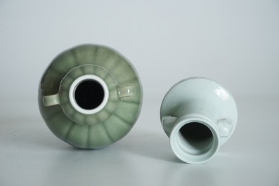 Deux vases en porcelaine de Chine monochrome c&eacute;ladon et de style Qingbai, 19/20&egrave;me