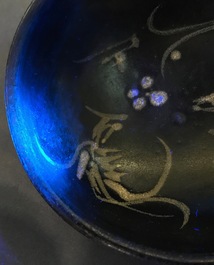 A Chinese Jizhou slip decorated phoenix bowl, poss. Southern Song/Yuan Dynasty