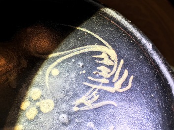 A Chinese Jizhou slip decorated phoenix bowl, poss. Southern Song/Yuan Dynasty