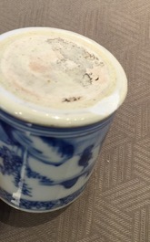 Vier paar Chinese blauwwitte en Imari-stijl kroezen, Qianlong