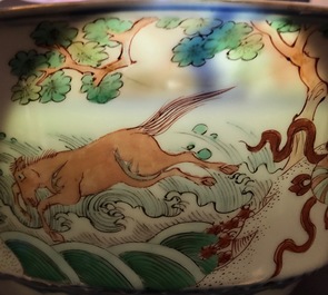A Chinese famille verte bowl with Buddhist lions, Kangxi