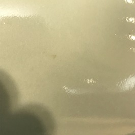 Een Chinese monochrome celadon vaas, Qianlong merk, 19/20e eeuw