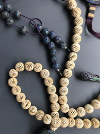 A Chinese ivory and enamelled silver court necklace, 18th C.