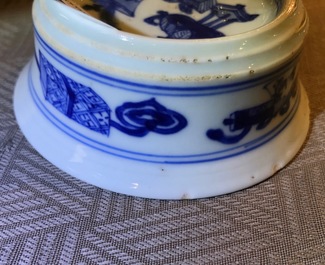A pair of round Chinese blue and white salts, Kangxi