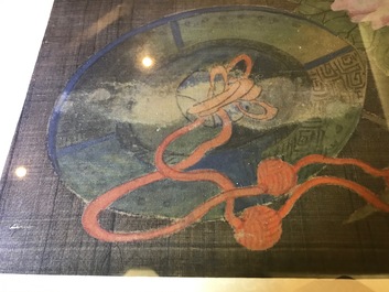 Quatre tableaux encadr&eacute;s aux antiquit&eacute;s et fleurs, Chine, 19&egrave;me